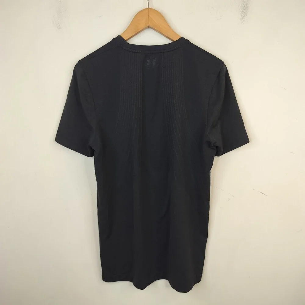 Under Armour Rush T-Shirt Celliant HeatGear Seamless Athletic